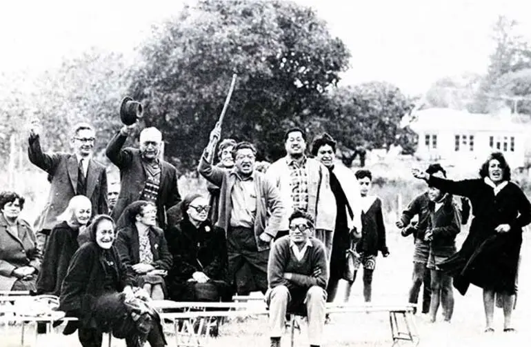 Image: Singing a traditional waiata