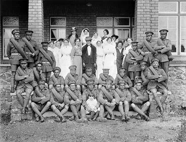 Image: Niuean soldiers in Auckland, 1916