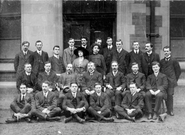 Manchester University physical and electro-technical laboratories staff, 1910 Image: Manchester University physical and electro-technical laboratories staff, 1910
