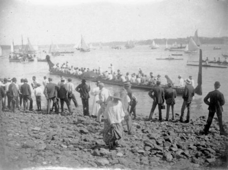 Image: The waka of Pāora Tūhaere at Ōrākei, about 1890