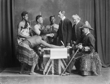 Signing the Treaty of Waitangi Image: Signing the Treaty of Waitangi