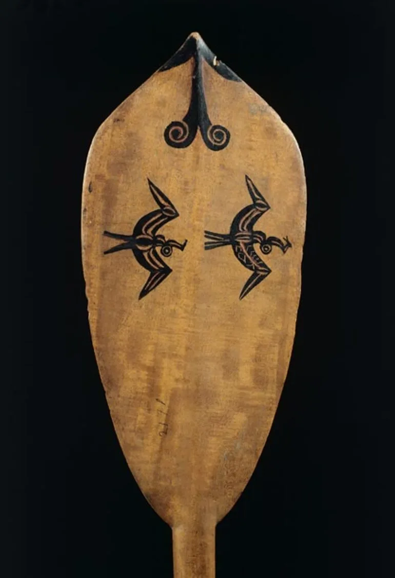 Image: A canoe paddle from the Pacific