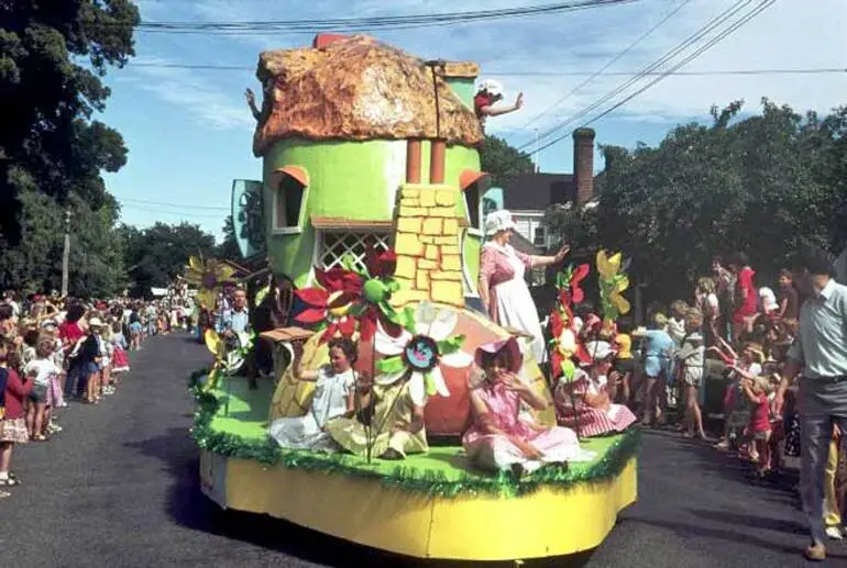 Image: Hay’s Christmas parade