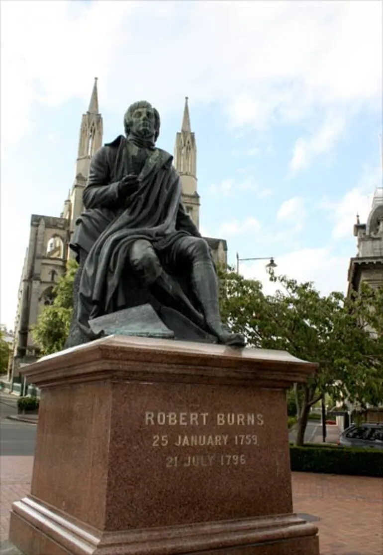 Image: Robert Burns statue