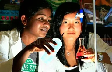 Testing for vitamin C content Image: Testing for vitamin C content