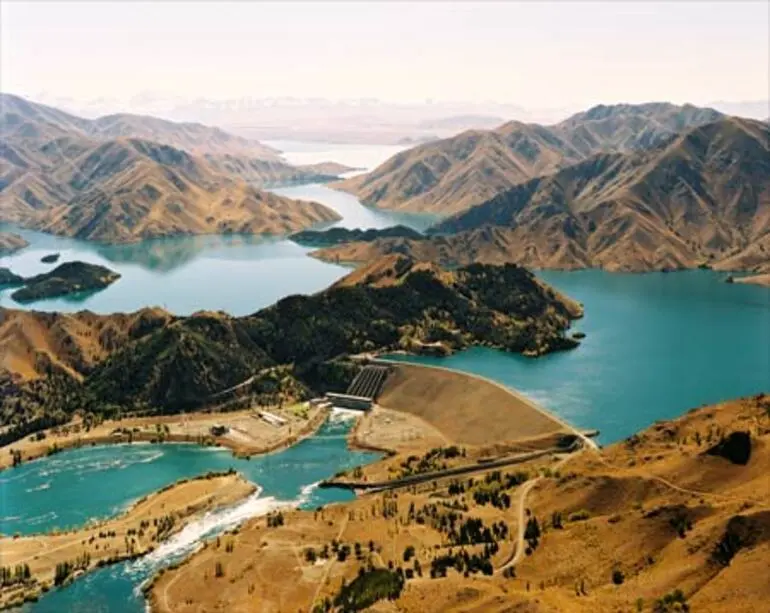 Image: Lake Benmore hydroelectric dam