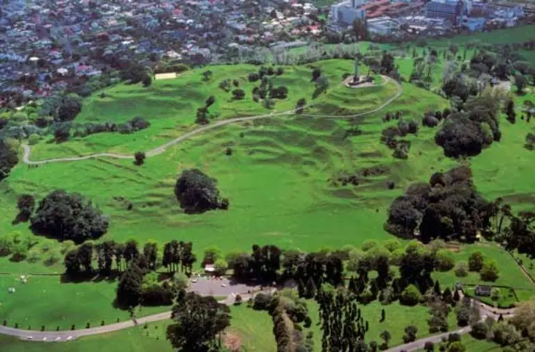 Image: Maungakiekie (One Tree Hill), Tāmaki-makau-rau