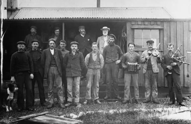 Image: Shetland Islanders on Campbell Island, about 1904