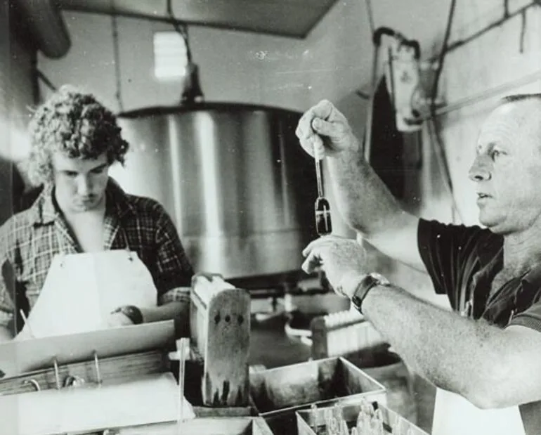 Image: Testing milk for butterfat content