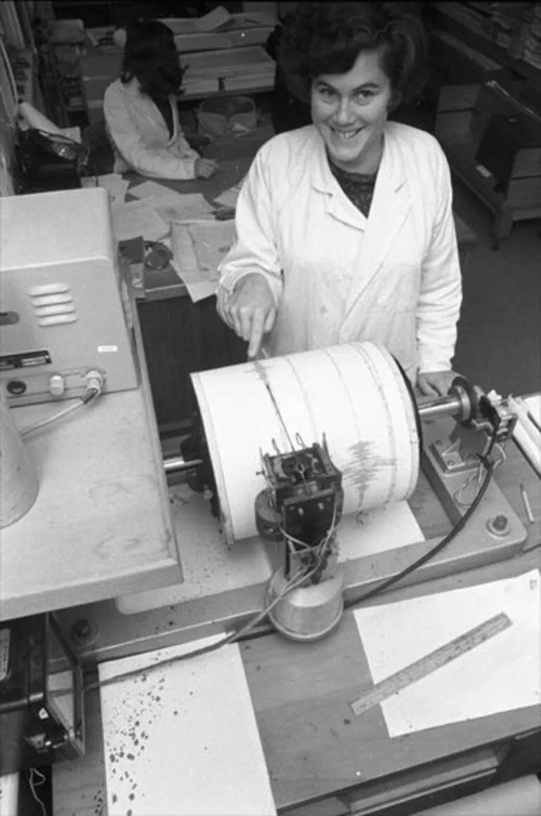 Image: Recording the Īnangahua earthquake