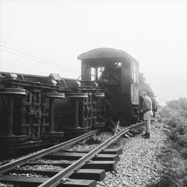Image: Derailed train