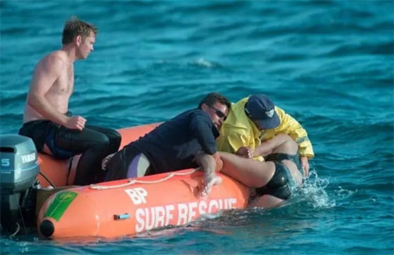 Image: A swimmer in trouble