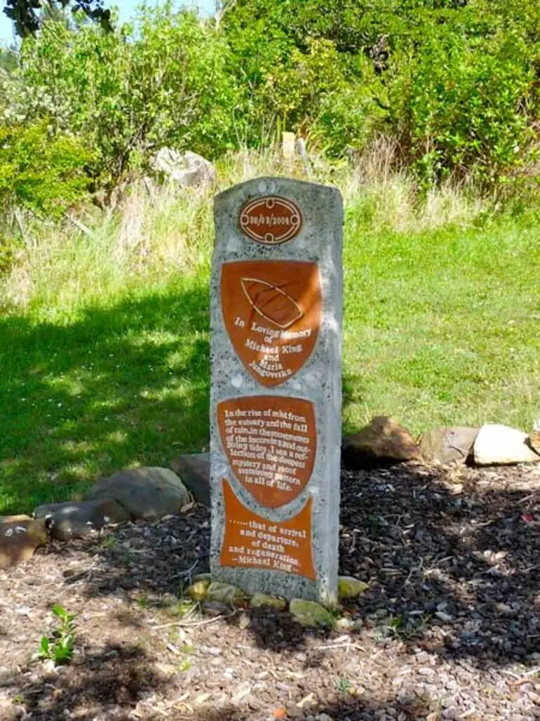 Image: Coromandel artists: Barry Brickell memorial to Michael King