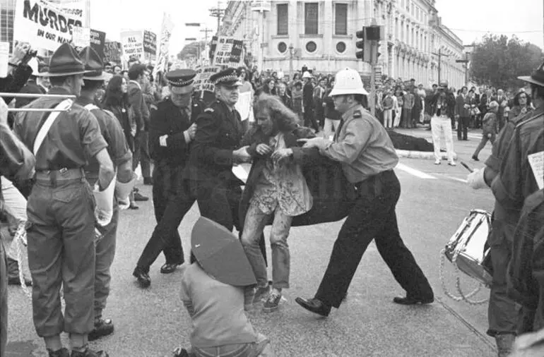 Image: Vietnam: hostile return home