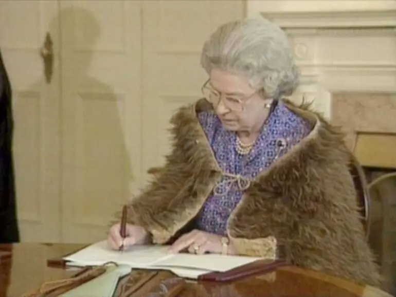 Image: Royal apology to Tainui, 1995