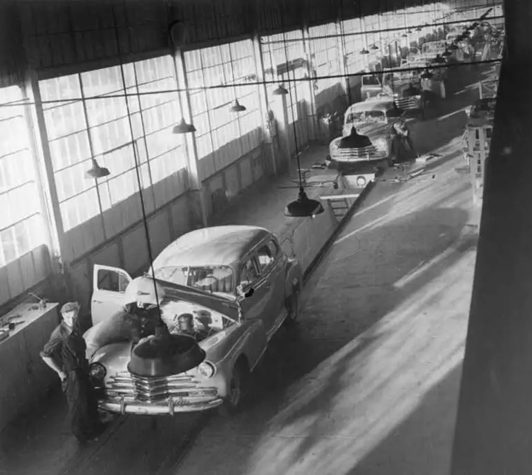 Image: Car assembly line