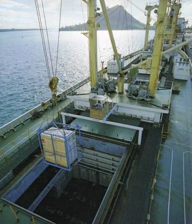 Image: Refrigerated export ship