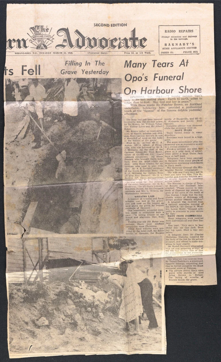 Image: Many tears at Opo's funeral on harbour shore