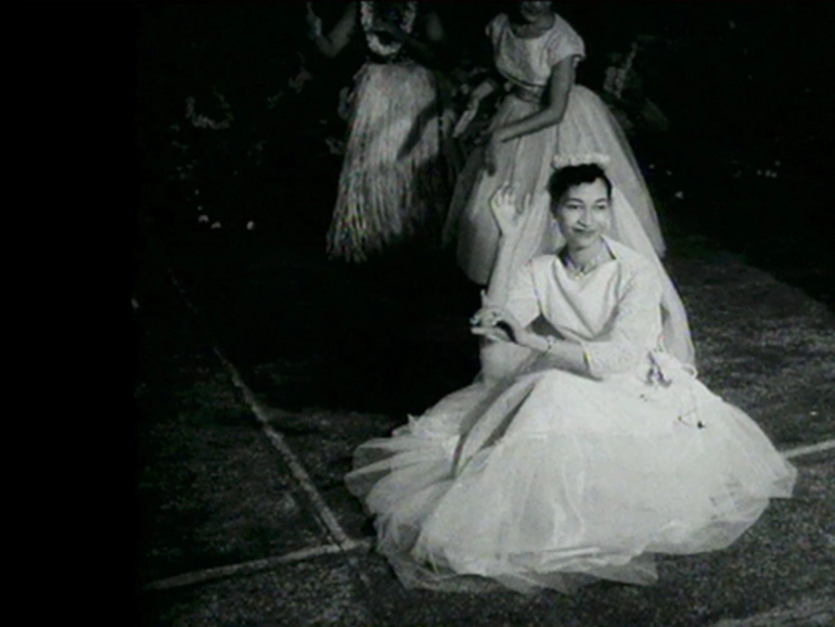 Image: Pictorial Parade No. 120 - Samoan Family