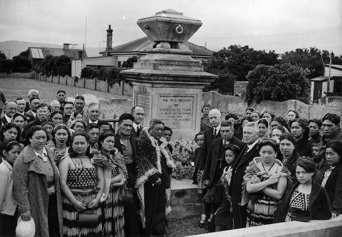 Group of mourners at the grave of Honiana Te Puni, Petone, Wellington