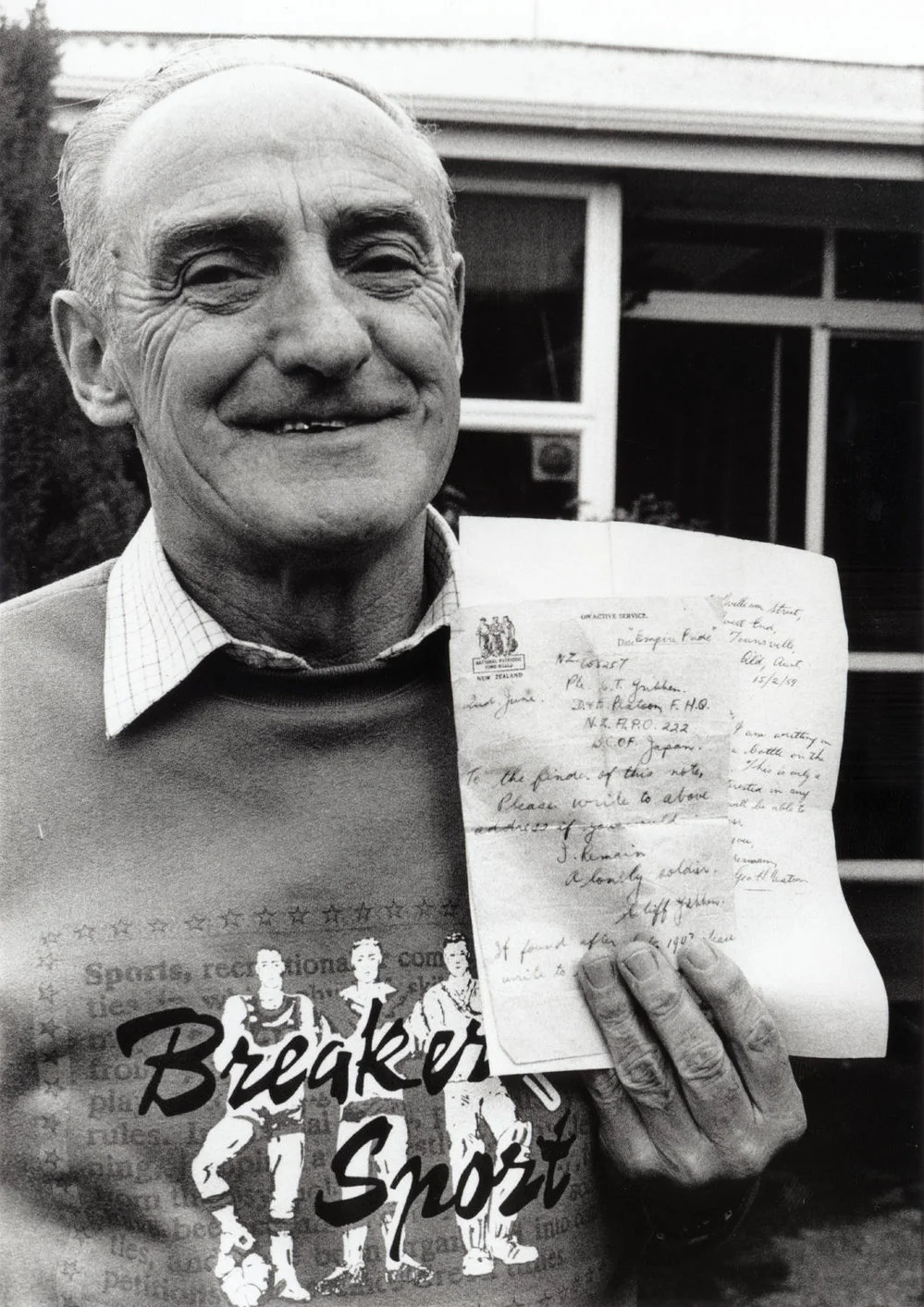 Clifford Gribben, 1946 bottle message sender, finally meets finder.