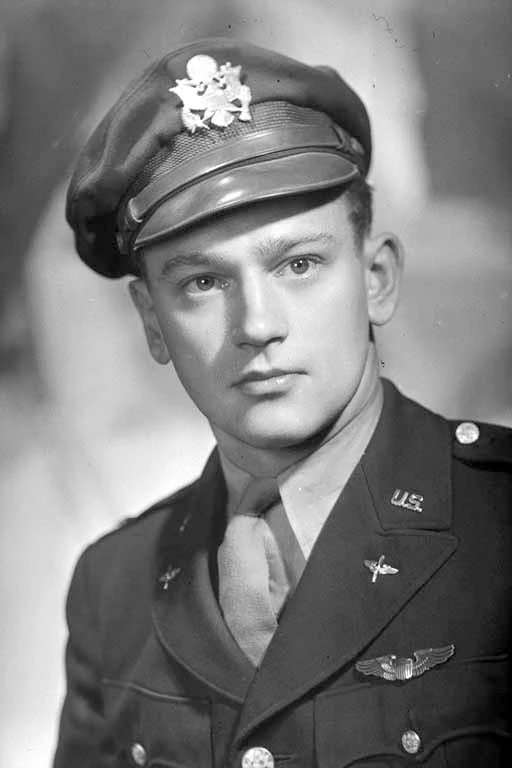 Head and shoulder portrait of Lieutenant F W Linde USA in uniform