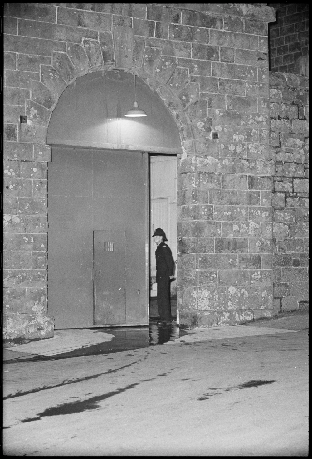 fire-at-mt-eden-prison-25-august-1961-record-digitalnz