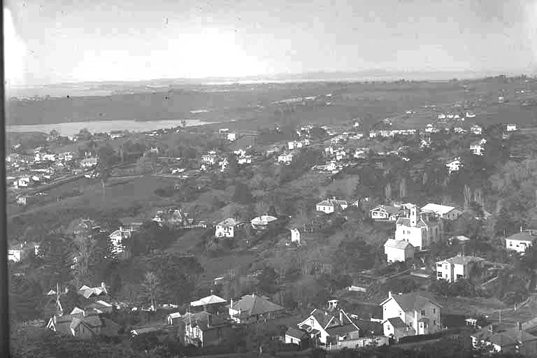Looking north east from Mount Hobson across Remuera towards the.... Record DigitalNZ