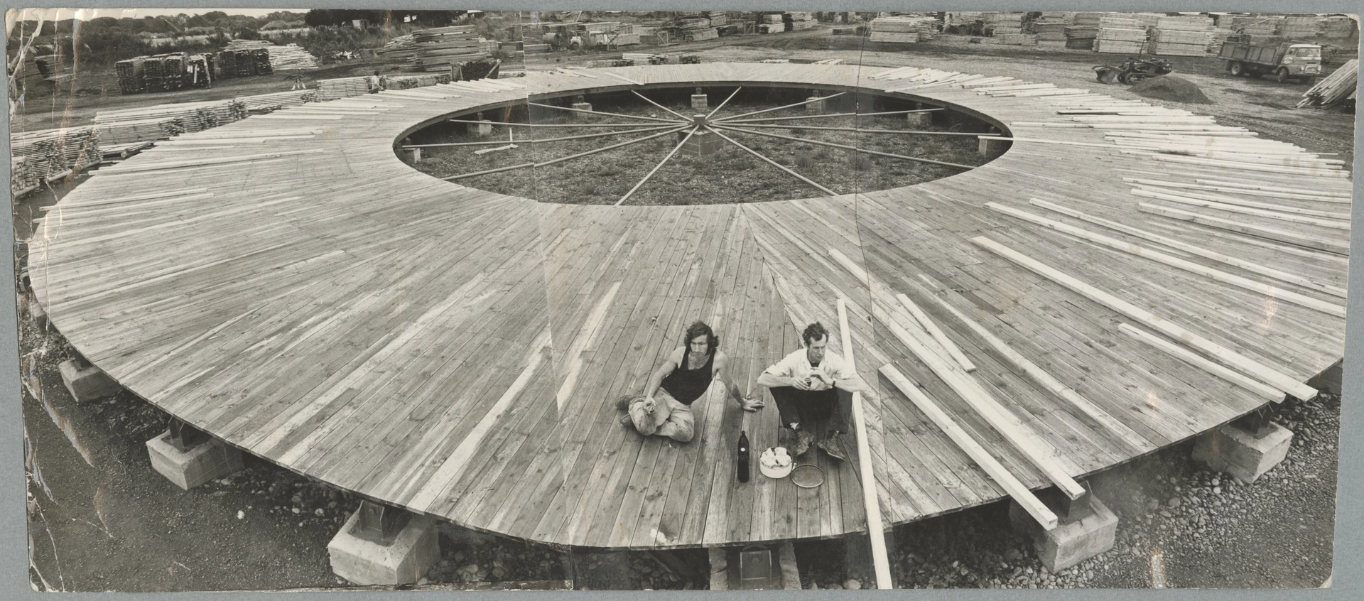 Timber sorting table