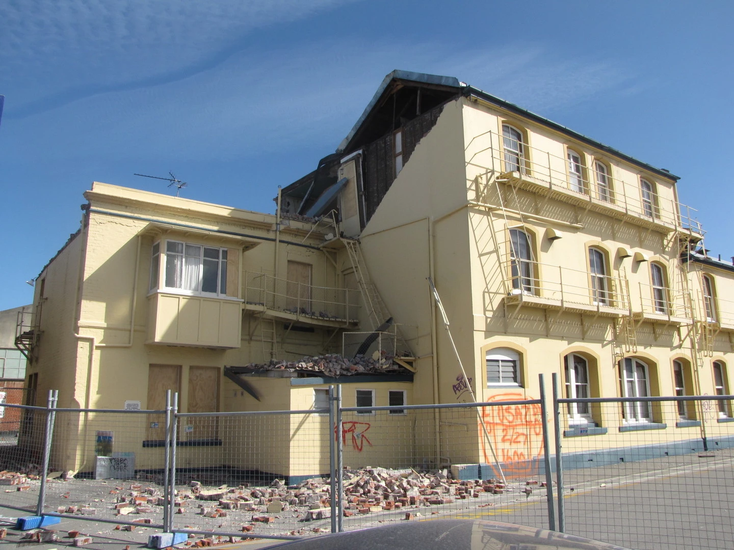 Damage to Coker's Hotel on Southwark Street