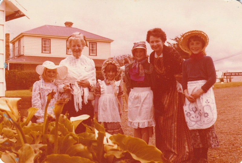 Tania Marsh, Mrs G Caddy, Maria la Roche, Rachel Barton, Mrs June ...