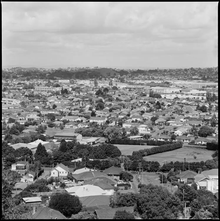 Mount Roskill from Mount Albert, 1990 | Record | DigitalNZ