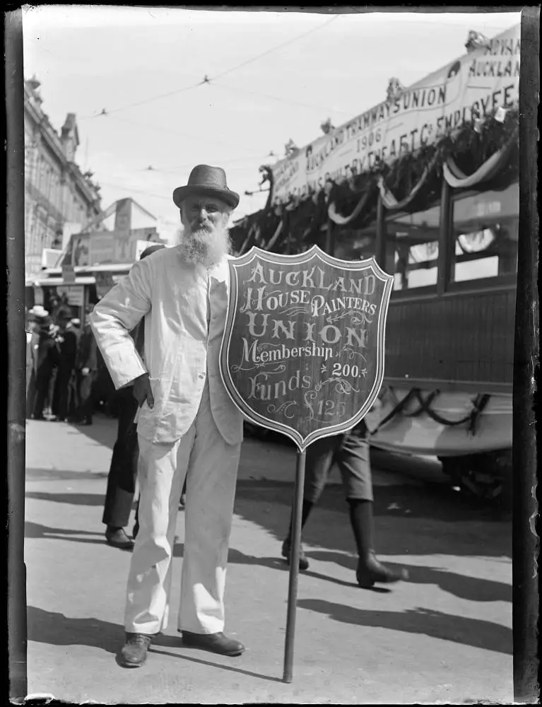 labour-day-parade-1906-record-digitalnz