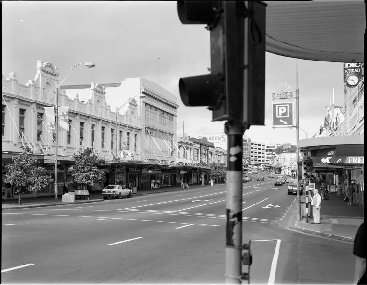 Karangahape Road, Auckland Central, 1990 | Record | DigitalNZ