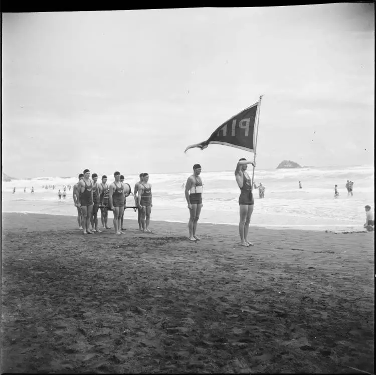Piha surf lifesavers, 1950