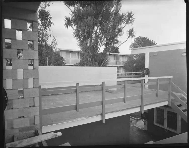 Pensioner flats, Avon Street, Parnell, 1961 Record DigitalNZ