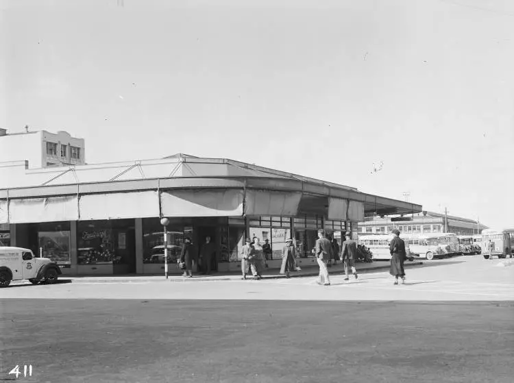 municipal-transport-station-commerce-street-auckland-central-1950