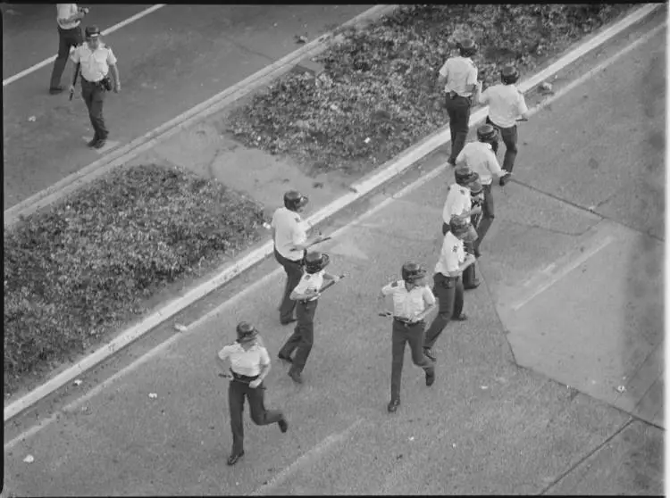 Queen Street Riot, Auckland Central, 1984 | Record | DigitalNZ