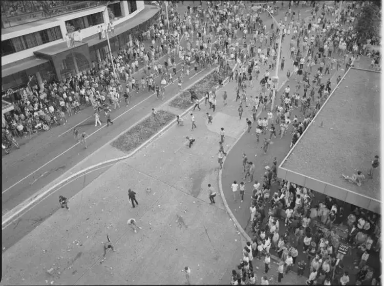 Queen Street Riot, Auckland Central, 1984 | Record | DigitalNZ