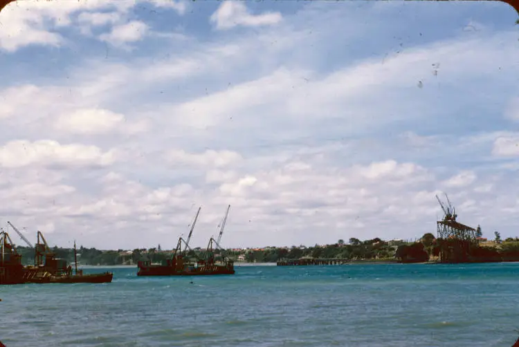 Northern anchorage under construction, Northcote Point, 1957
