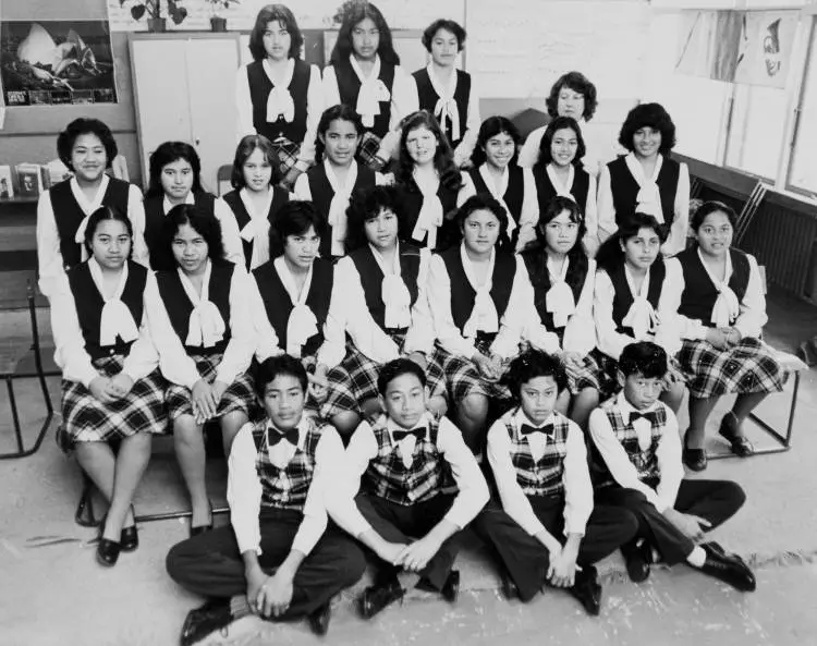 Choir, Ferguson Intermediate School, Otara, 1979. | Record | DigitalNZ