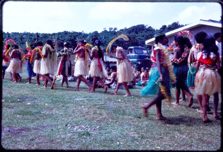 Dancers, Niue