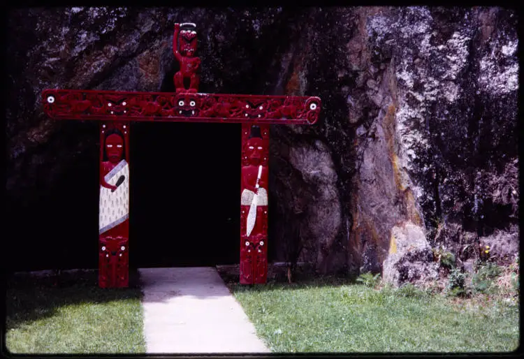 Muriwai's Cave, Whakatāne