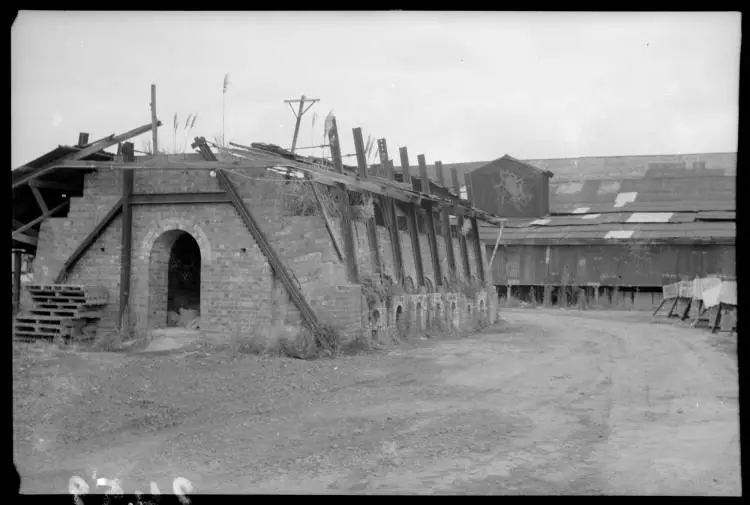 Gardner's downdraught kiln, New Lynn.
