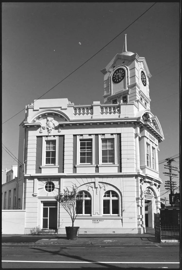 Ponsonby Post Office on the corner of St Marys Road and College Hill, 1977