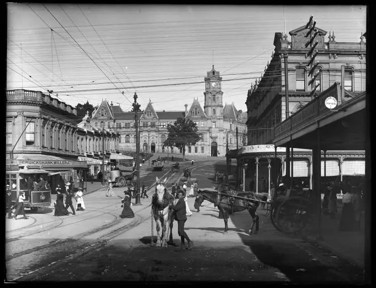 Wellesley Street and the Auckland Public Library, 1903 Record DigitalNZ