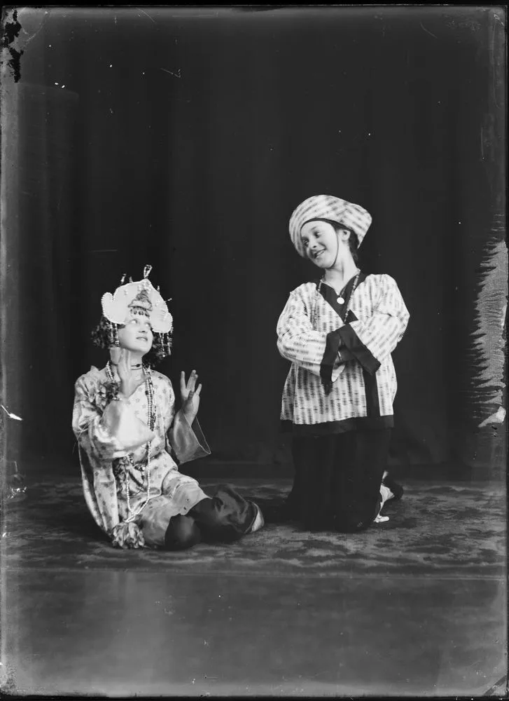 Performers in Chinese costume
