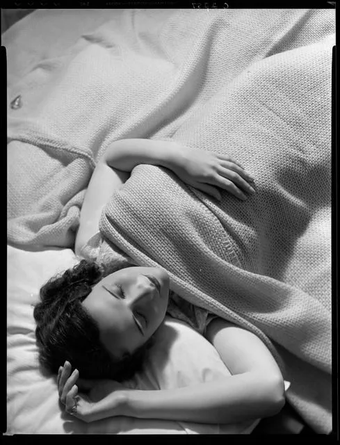 Publicity photograph for Aircell Blankets