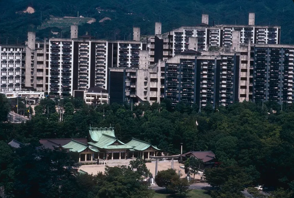 Japan series: Hiroshima Castle and apartments
