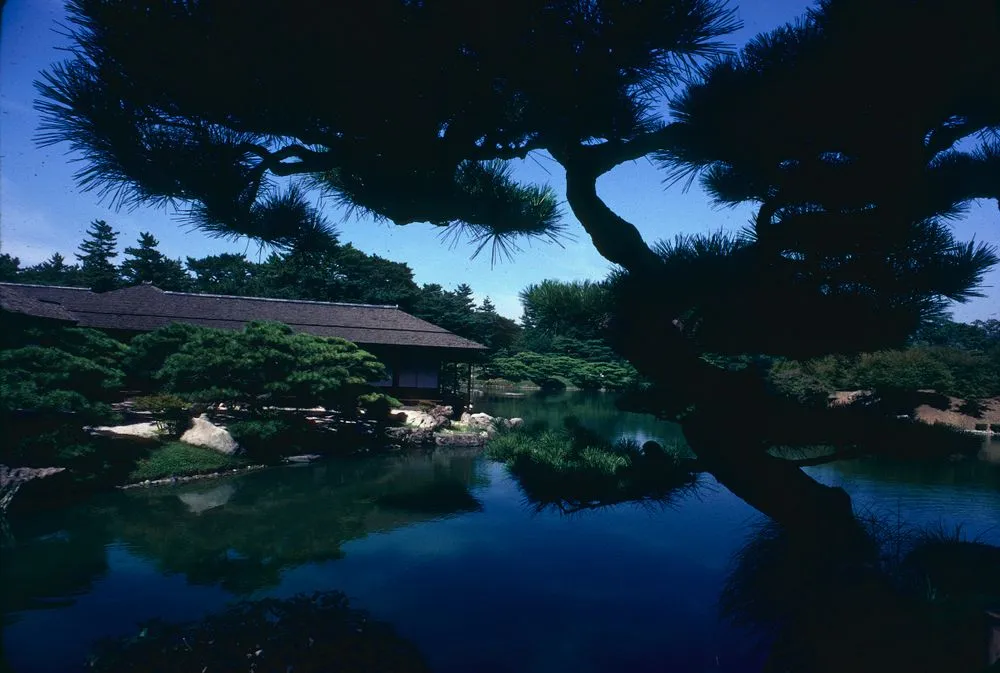Japan series: Ritsurin Park and Tea House 'Kikugetsu-Tei'